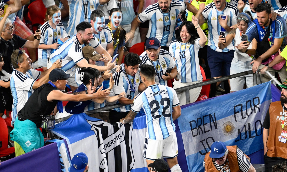 Báo Anh đặt dấu hỏi về việc tiền đạo Argentina thoát thẻ đỏ: góc nhìn mới cho người chơi Việt - hình ảnh - wlavaagxrm.top Báo Anh đặt dấu hỏi về việc tiền đạo Argentina thoát thẻ đỏ: góc nhìn mới cho người chơi Việt - hình ảnh - wlavaagxrm.top